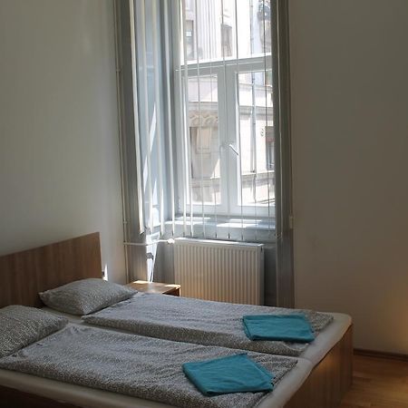 Capital Guesthouse Budapest Luaran gambar