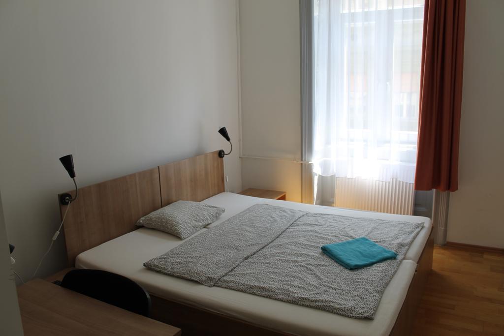Capital Guesthouse Budapest Luaran gambar